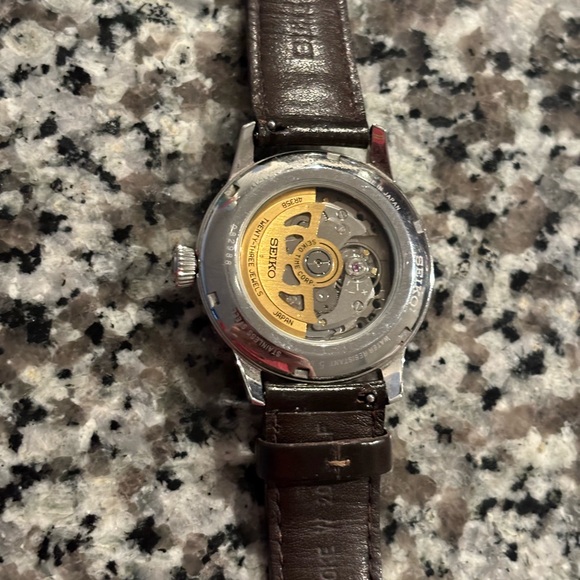 seiko watch green face brown leather strap - Picture 4 of 4